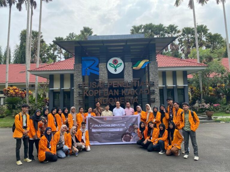 Perkuat Pembelajaran MBKM: Mahasiswa Program MBKM PUI E2-KOLIM Lakukan Kunjungan Lapangan ke Pusat Penelitian Kopi dan Kakao Indonesia